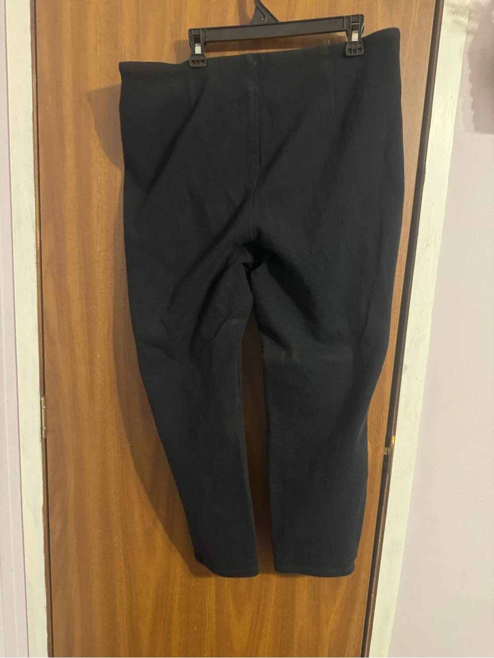 Black Belle by Kim Gravel. Jean Knit Cropped Pants